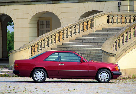 Images of Mercedes-Benz 320 CE (C124) 1992–93