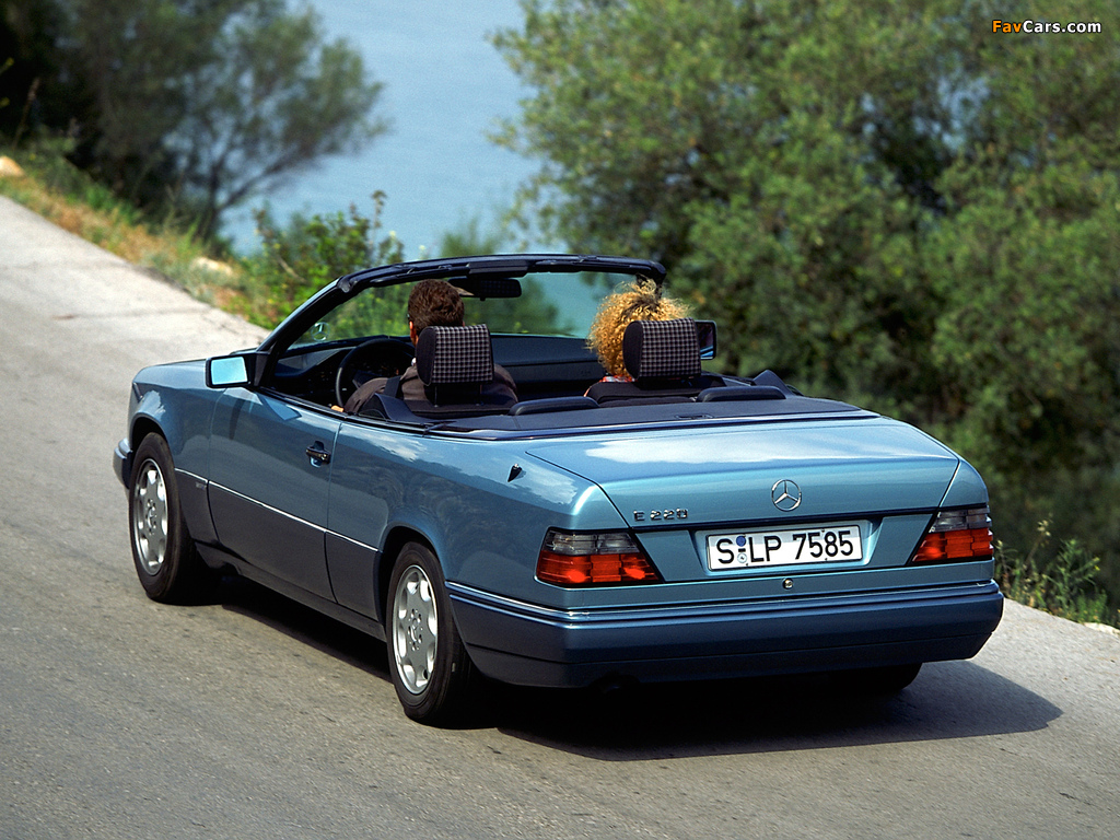 Images of Mercedes-Benz E 220 Cabrio (A124) 1993–96 (1024 x 768)