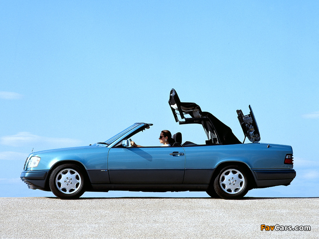 Images of Mercedes-Benz E 220 Cabrio (A124) 1993–96 (640 x 480)