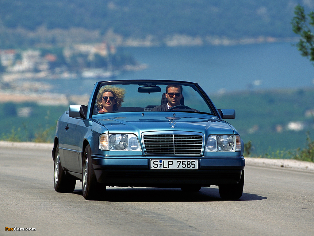 Images of Mercedes-Benz E 220 Cabrio (A124) 1993–96 (1024 x 768)