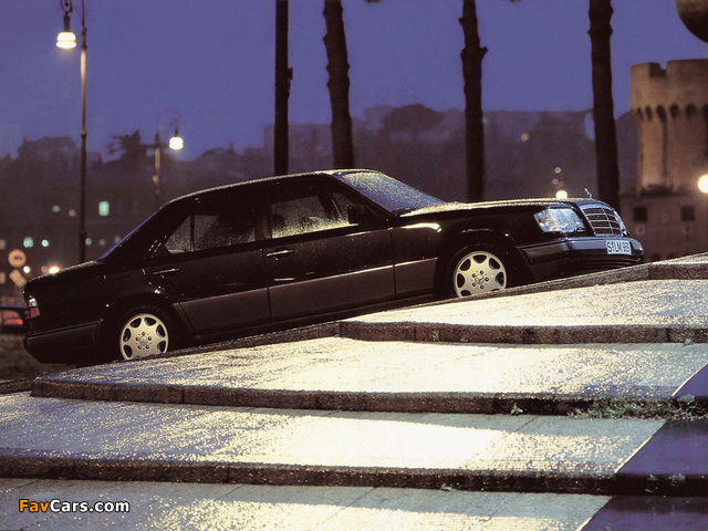 Images of Mercedes-Benz E 320 (W124) 1993–95 (640 x 480)