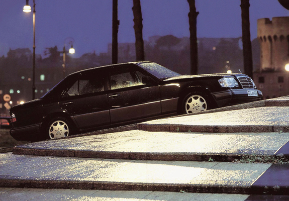 Images of Mercedes-Benz E 320 (W124) 1993–95