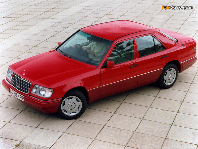 Images of Mercedes-Benz E-Klasse UK-spec (W124) 1993–95 (640 x 480)