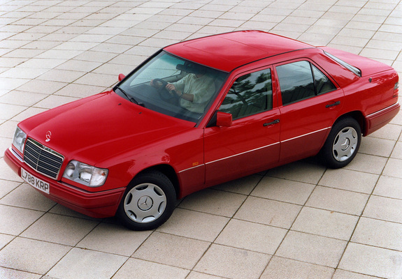 Images of Mercedes-Benz E-Klasse UK-spec (W124) 1993–95