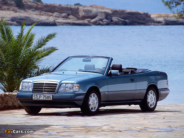 Images of Mercedes-Benz E 220 Cabrio (A124) 1993–96 (640 x 480)