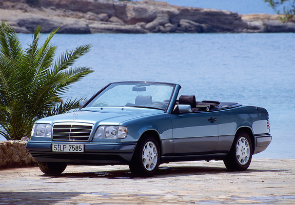 Images of Mercedes-Benz E 220 Cabrio (A124) 1993–96