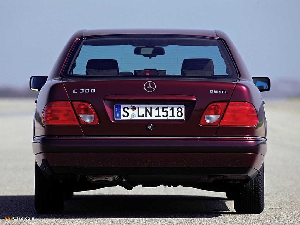 Images of Mercedes-Benz E 300 Diesel (W210) 1995–97 (1024 x 768)