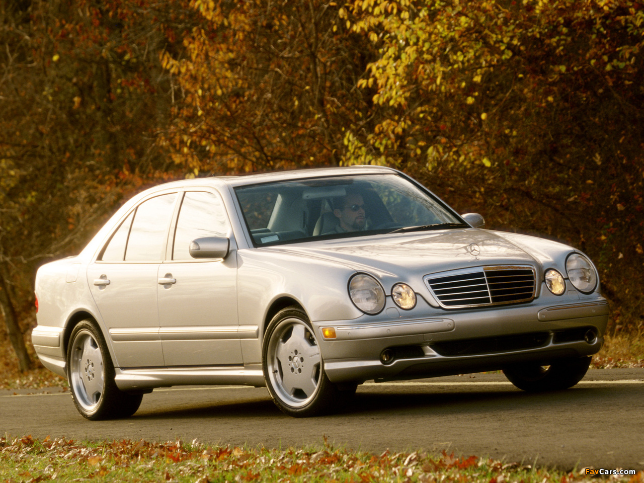 Images of Mercedes-Benz E 55 AMG US-spec (W210) 1999–2002 (1280 x 960)