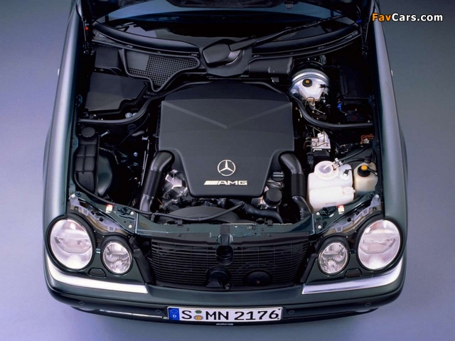 Images of Mercedes-Benz E 55 AMG Estate (S210) 1999–2002 (640 x 480)