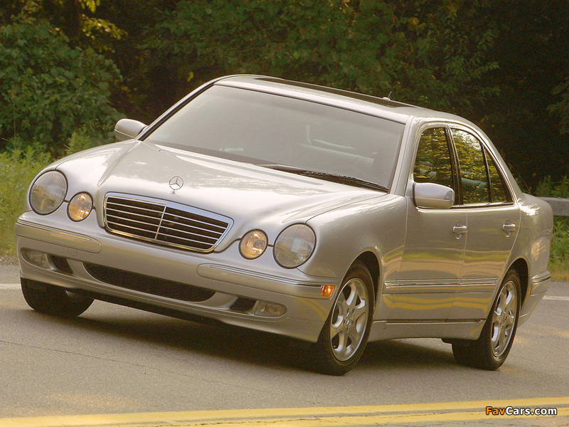 Images of Mercedes-Benz E 320 US-spec (W210) 1999–2002 (800 x 600)