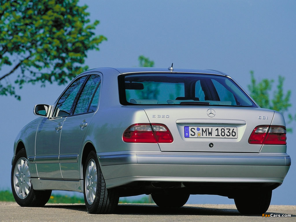 Images of Mercedes-Benz E 320 CDI (W210) 1999–2002 (1024 x 768)