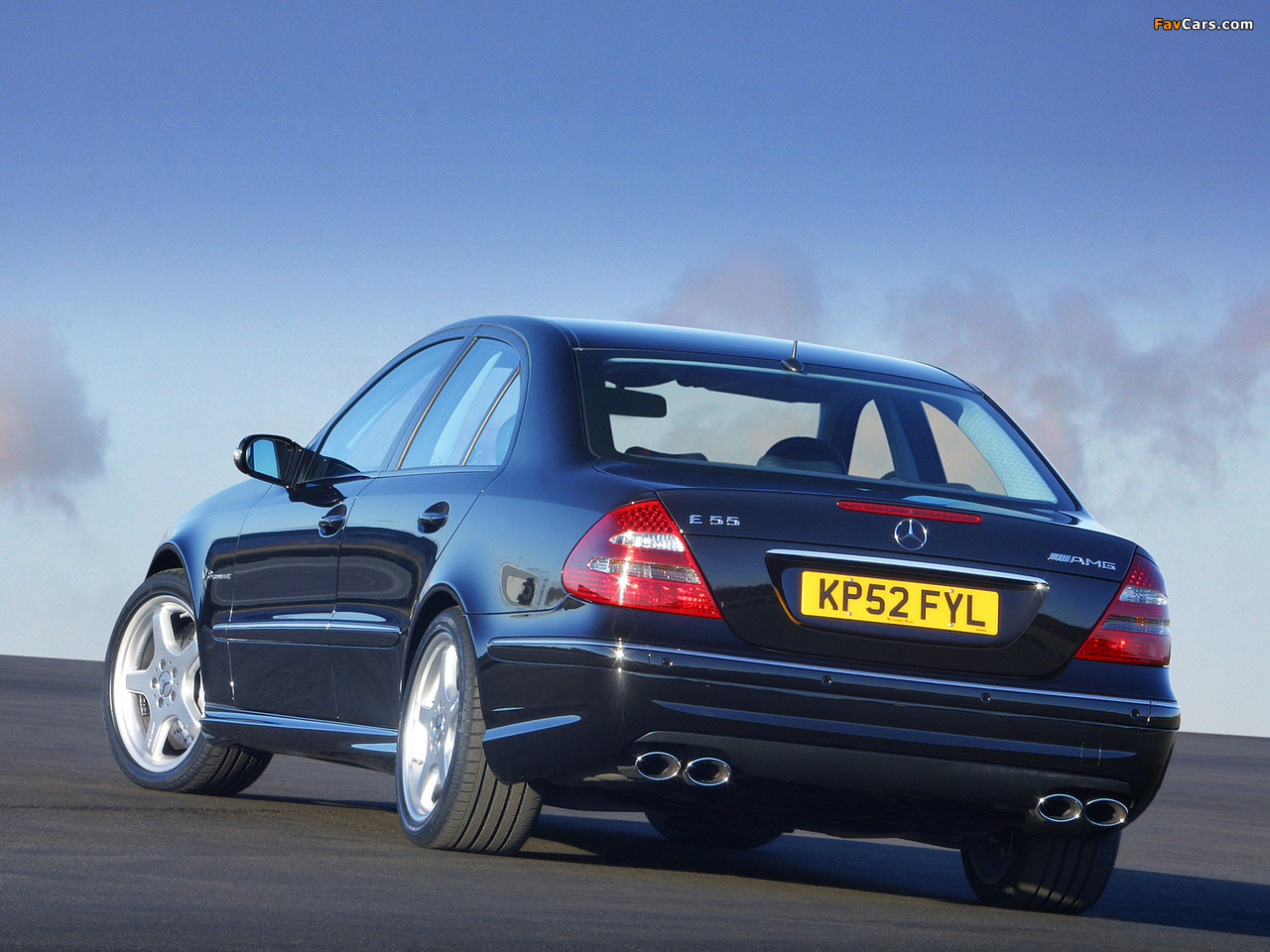 Images of Mercedes-Benz E 55 AMG UK-spec (W211) 2002–06 (1280 x 960)