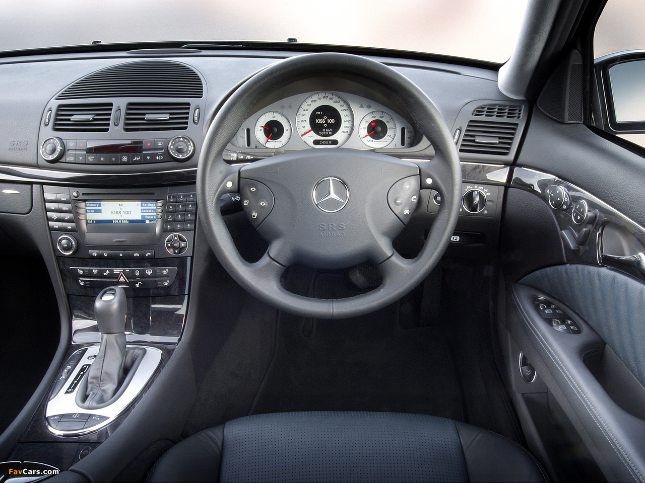 Images of Mercedes-Benz E 55 AMG UK-spec (W211) 2002–06 (1280 x 960)