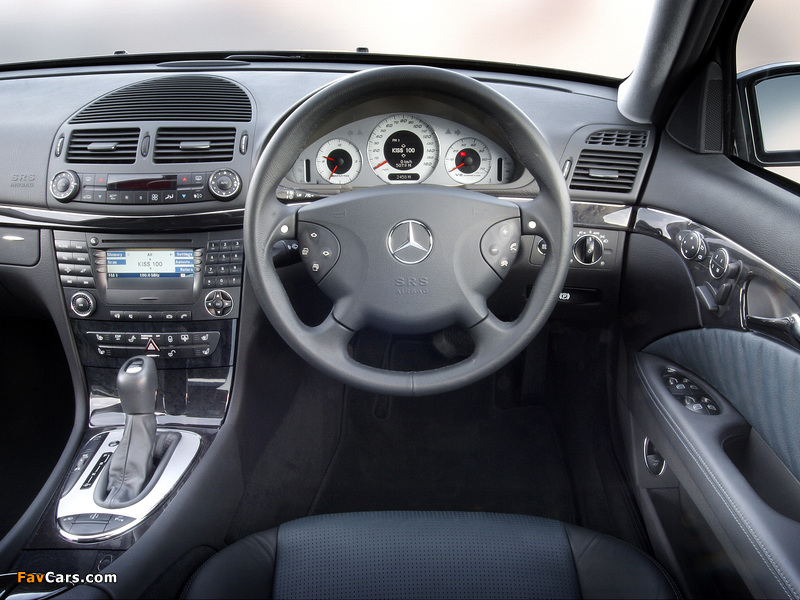 Images of Mercedes-Benz E 55 AMG UK-spec (W211) 2002–06 (800 x 600)