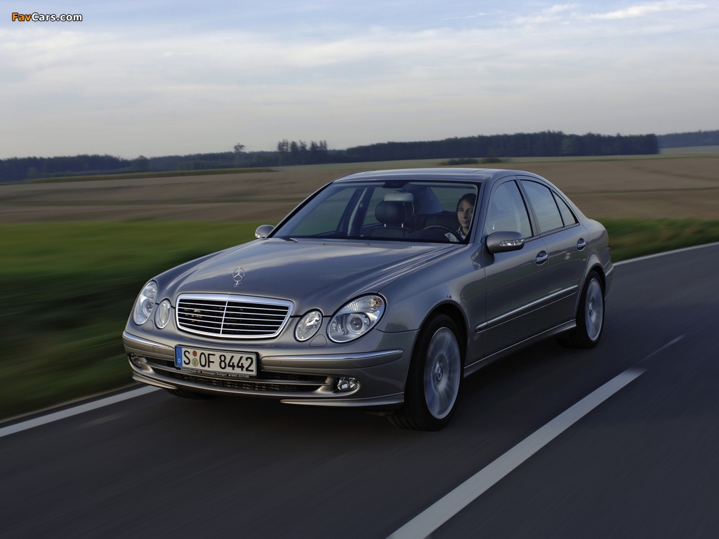 Images of Mercedes-Benz E 350 4MATIC (W211) 2004–06 (1024 x 768)
