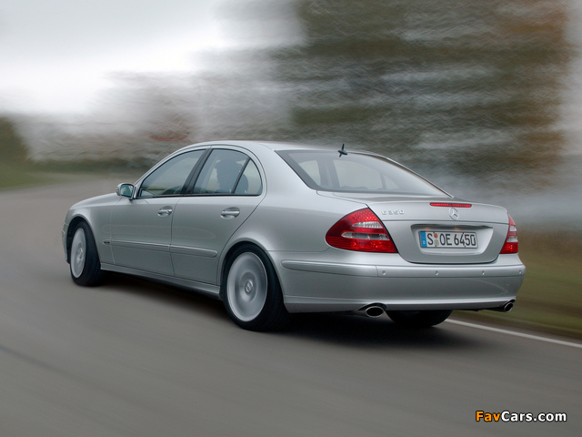 Images of Mercedes-Benz E 350 (W211) 2004–06 (640 x 480)