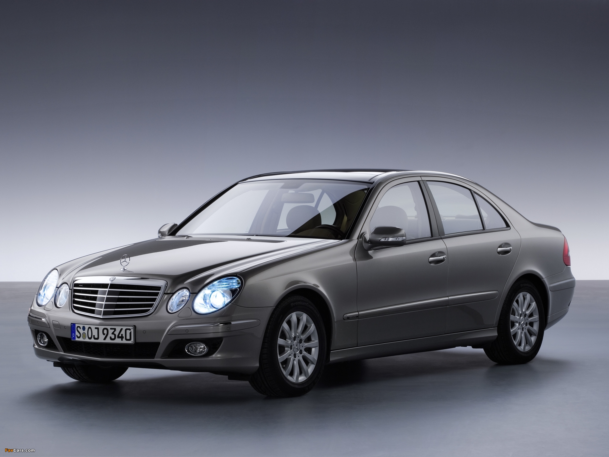Images of Mercedes-Benz E 350 (W211) 2006–09 (2048 x 1536)