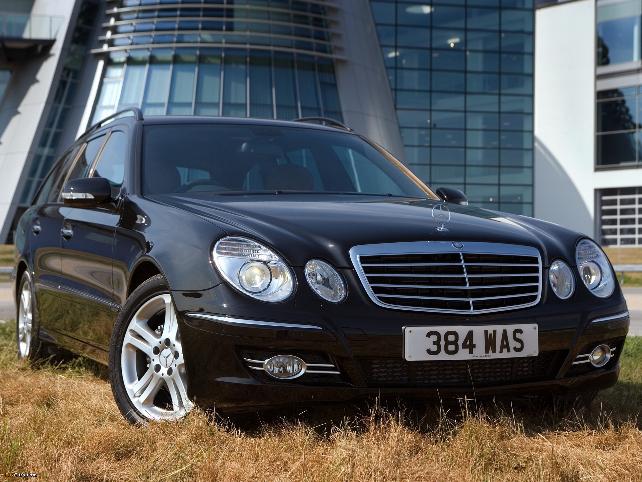 Images of Mercedes-Benz E 320 CDI Estate UK-spec (S211) 2006–09 (2048 x 1536)