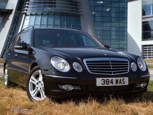 Images of Mercedes-Benz E 320 CDI Estate UK-spec (S211) 2006–09 (640 x 480)