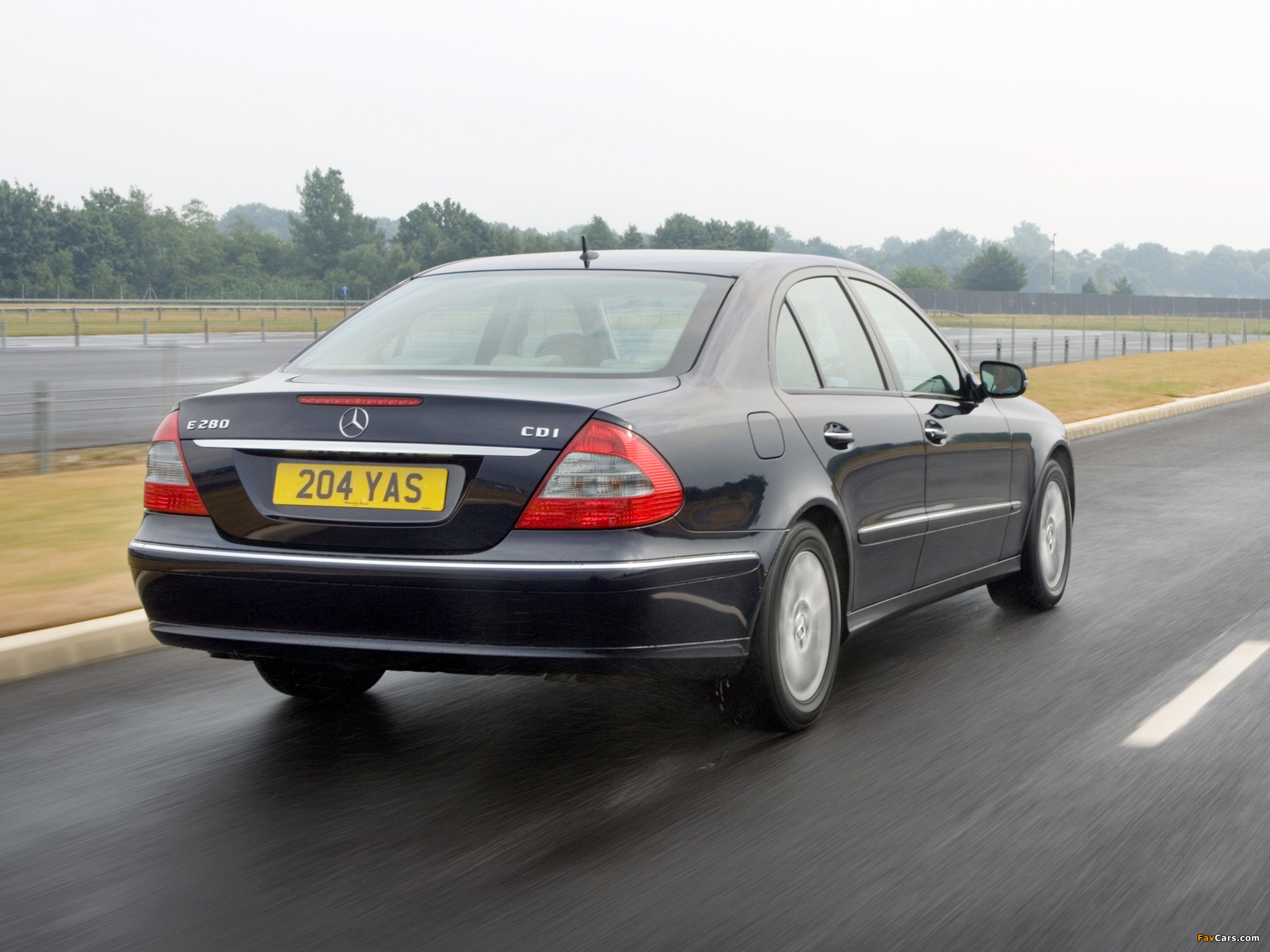 Images of Mercedes-Benz E 280 CDI UK-spec (W211) 2006–09 (2048 x 1536)