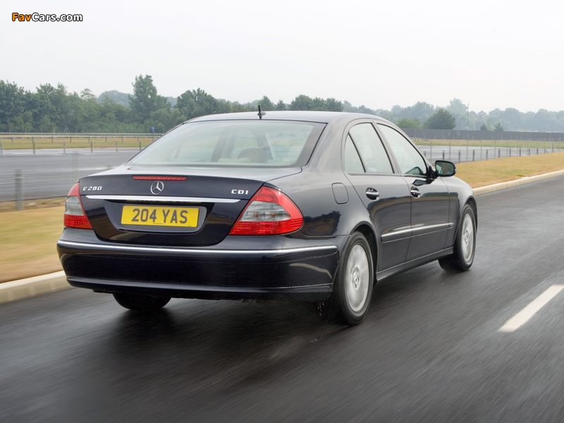 Images of Mercedes-Benz E 280 CDI UK-spec (W211) 2006–09 (800 x 600)