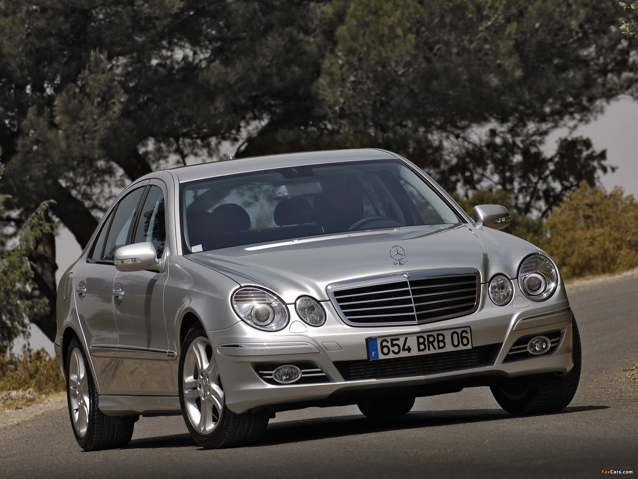 Images of Mercedes-Benz E 280 CDI (W211) 2006–09 (2048 x 1536)