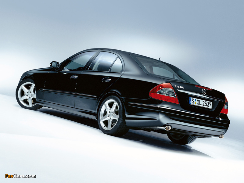 Images of Mercedes-Benz E 500 AMG Sports Package (W211) 2006–09 (800 x 600)