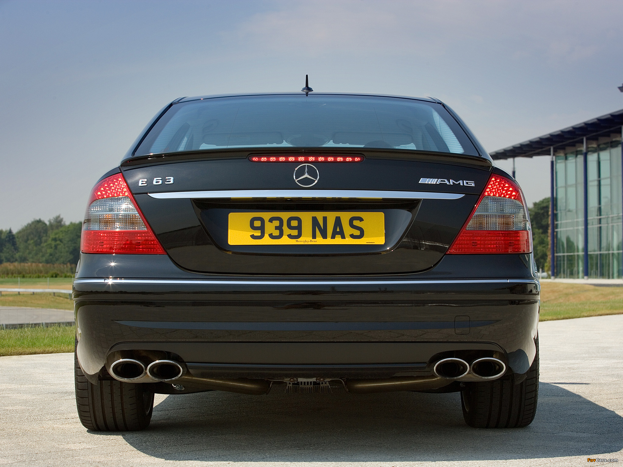 Images of Mercedes-Benz E 63 AMG UK-spec (W211) 2007–09 (2048 x 1536)