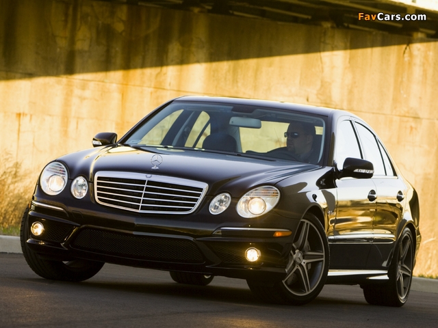 Images of Mercedes-Benz E 63 AMG US-spec (W211) 2007–09 (640 x 480)