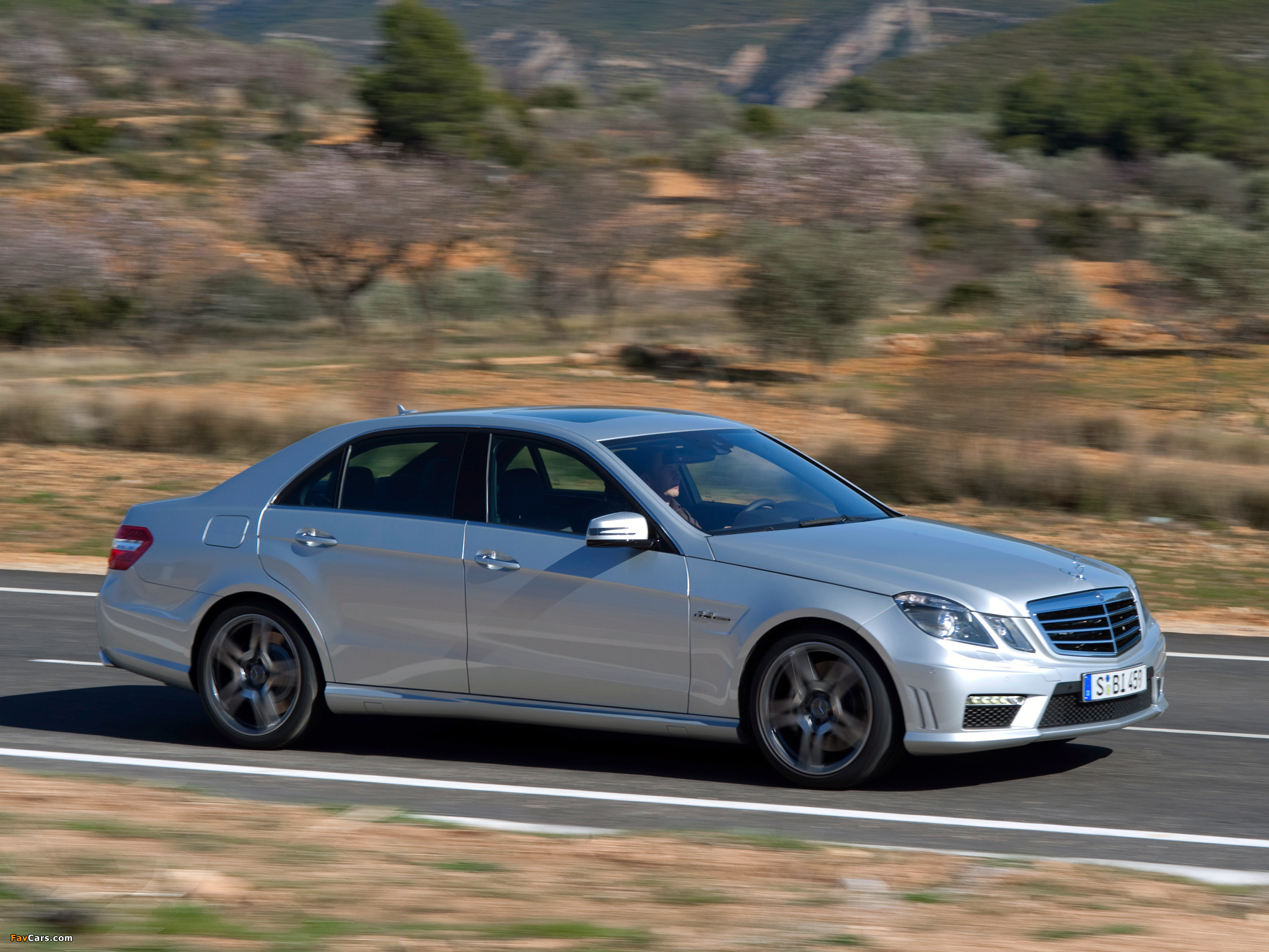 Images of Mercedes-Benz E 63 AMG (W212) 2009–11 (2048 x 1536)