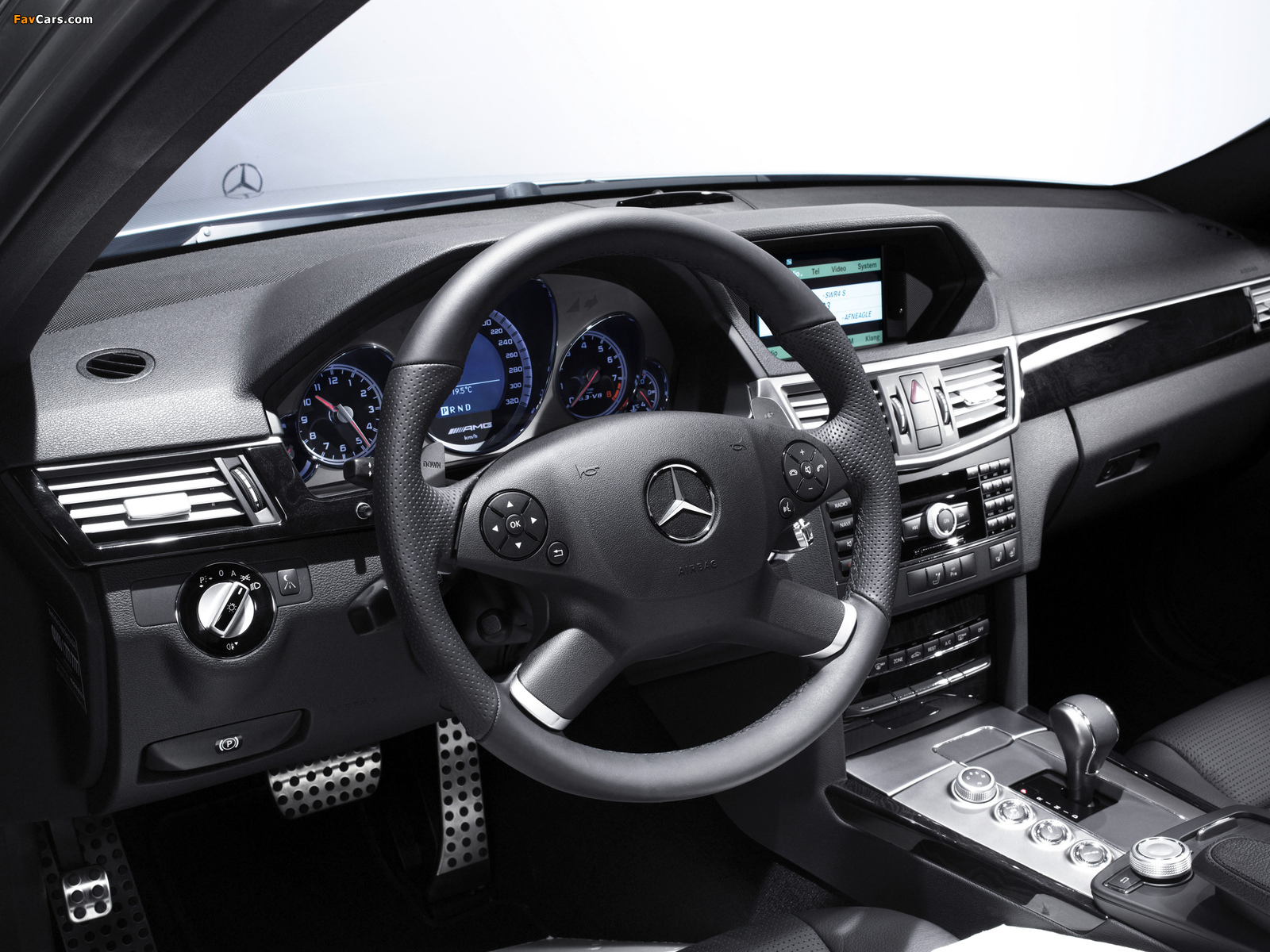 Images of Mercedes-Benz E 63 AMG (W212) 2009–11 (1600 x 1200)