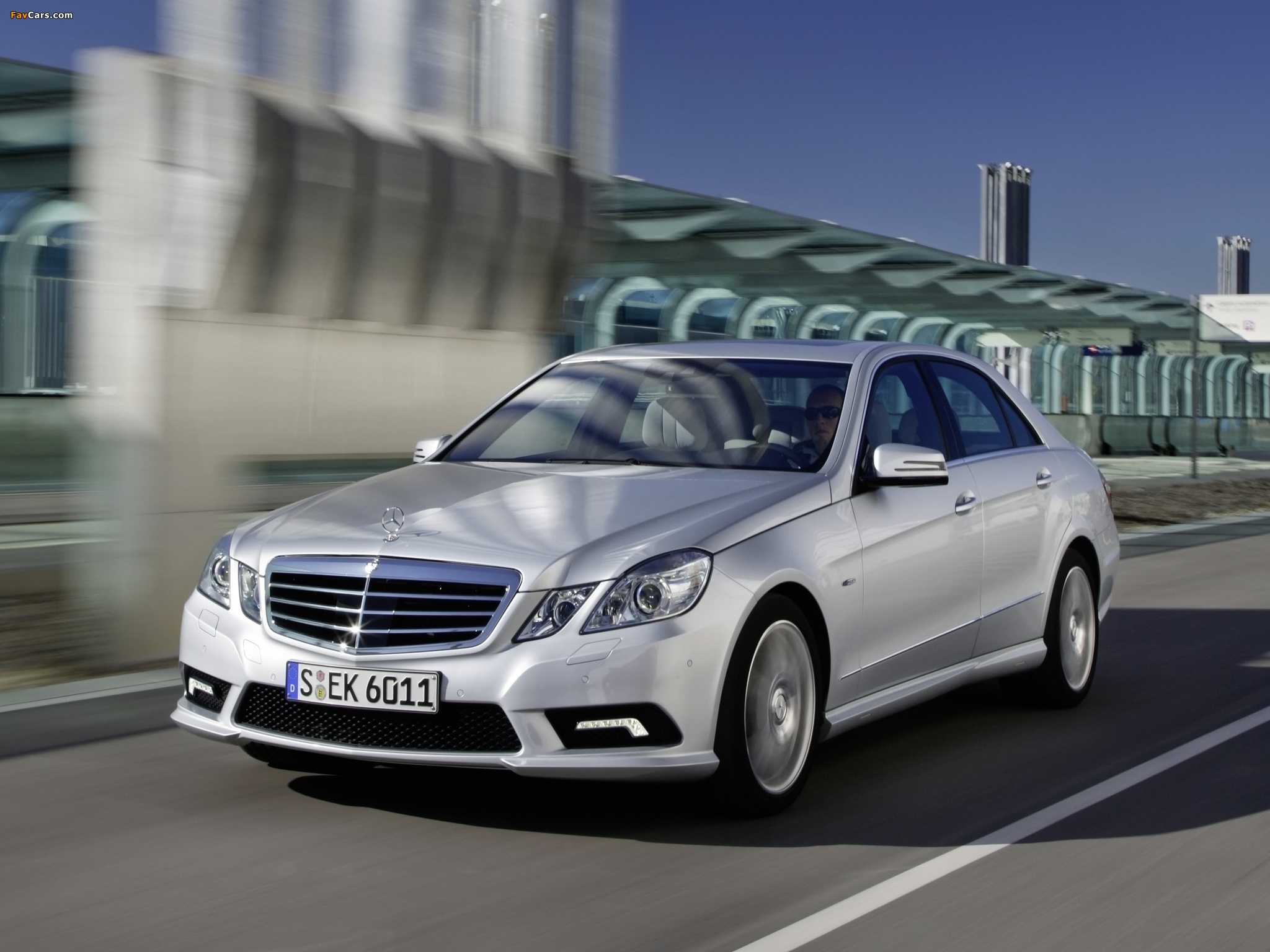 Images of Mercedes-Benz E 350 CGI AMG Sports Package (W212) 2009–12 (2048 x 1536)
