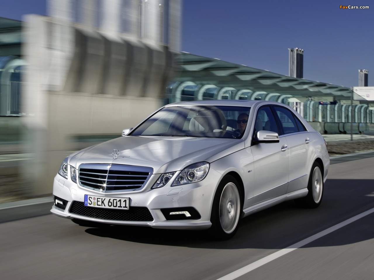 Images of Mercedes-Benz E 350 CGI AMG Sports Package (W212) 2009–12 (1280 x 960)