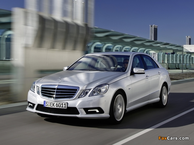 Images of Mercedes-Benz E 350 CGI AMG Sports Package (W212) 2009–12 (640 x 480)