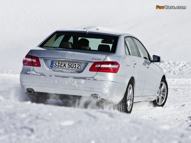 Images of Mercedes-Benz E 350 4MATIC (W212) 2009–12 (640 x 480)