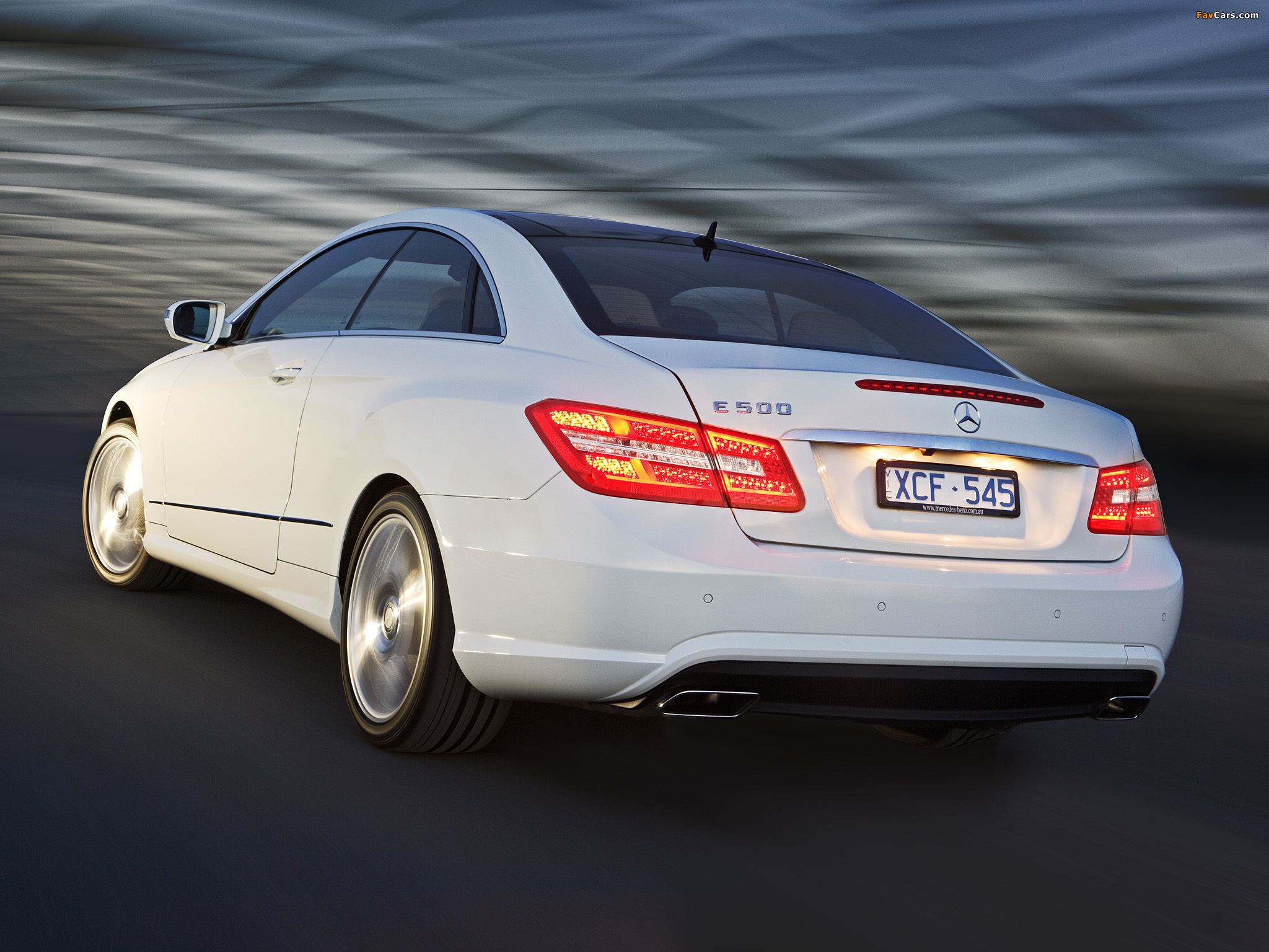 Images of Mercedes-Benz E 500 Coupe AMG Sports Package AU-spec (C207) 2009–12 (2048 x 1536)