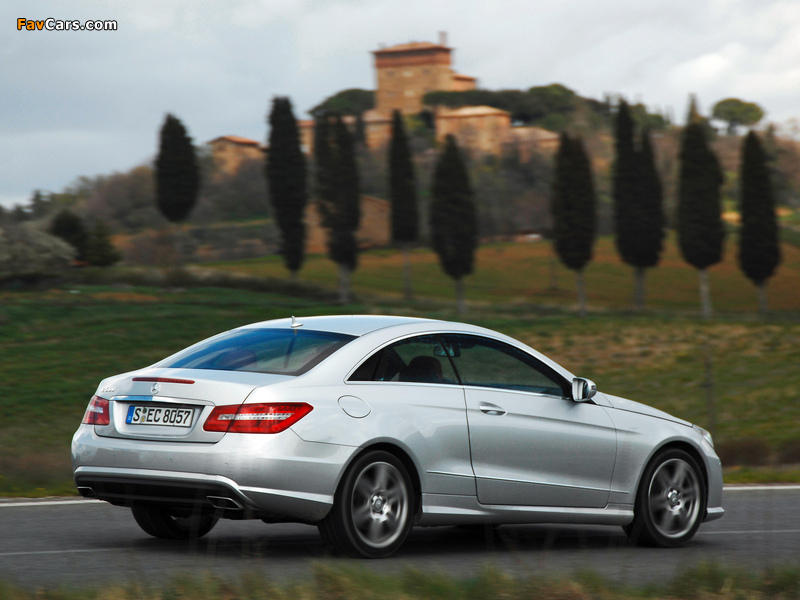 Images of Mercedes-Benz E 500 Coupe AMG Sports Package (C207) 2009–12 (800 x 600)