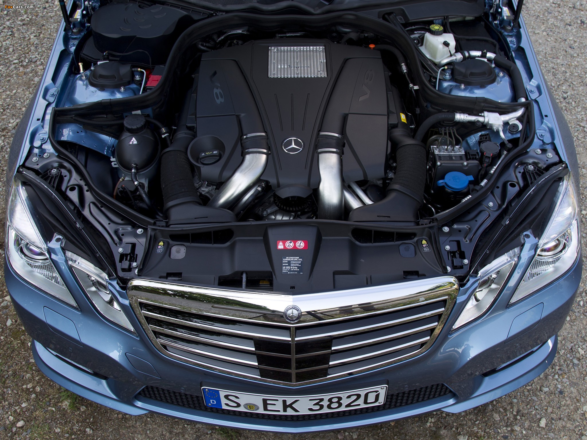 Images of Mercedes-Benz E 500 AMG Sports Package (W212) 2009–12 (2048 x 1536)