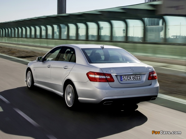 Images of Mercedes-Benz E 350 CGI AMG Sports Package (W212) 2009–12 (640 x 480)