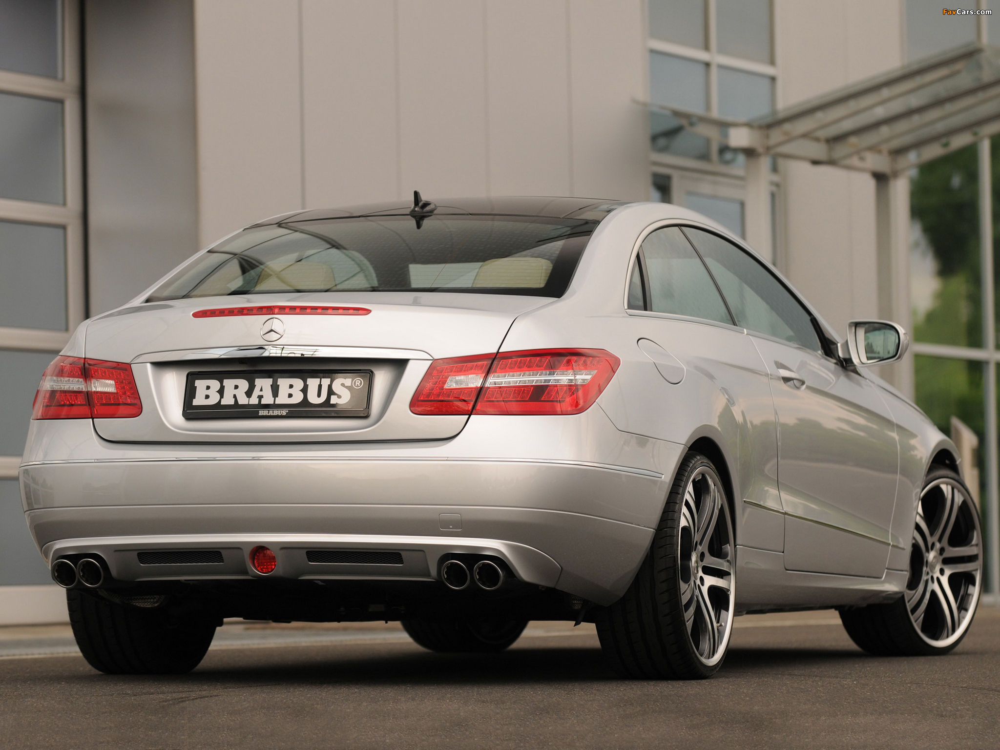 Images of Brabus Mercedes-Benz E-Klasse Coupe (C207) 2009 (2048 x 1536)