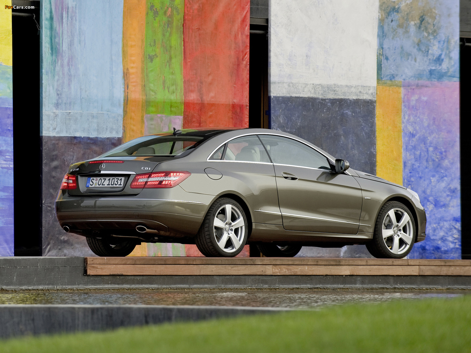 Images of Mercedes-Benz E 350 CDI Coupe (C207) 2009–12 (1600 x 1200)