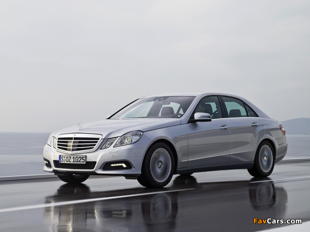 Images of Mercedes-Benz E 500 (W212) 2009–12 (640 x 480)