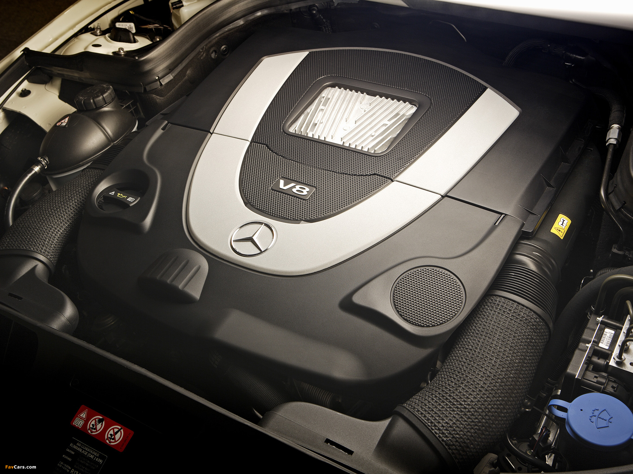 Images of Mercedes-Benz E 500 Coupe AMG Sports Package AU-spec (C207) 2009–12 (2048 x 1536)