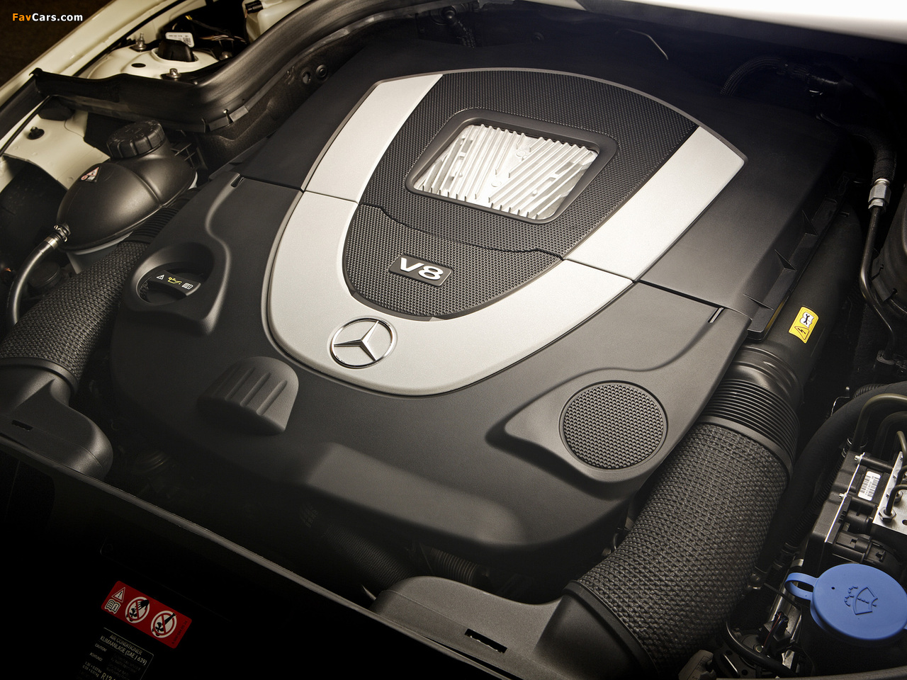Images of Mercedes-Benz E 500 Coupe AMG Sports Package AU-spec (C207) 2009–12 (1280 x 960)
