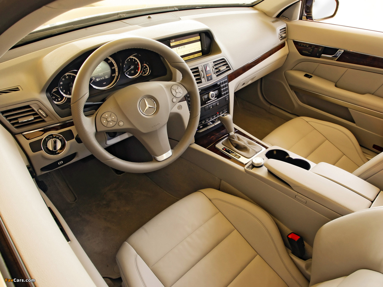 Images of Mercedes-Benz E 350 Coupe US-spec (C207) 2009–12 (1280 x 960)