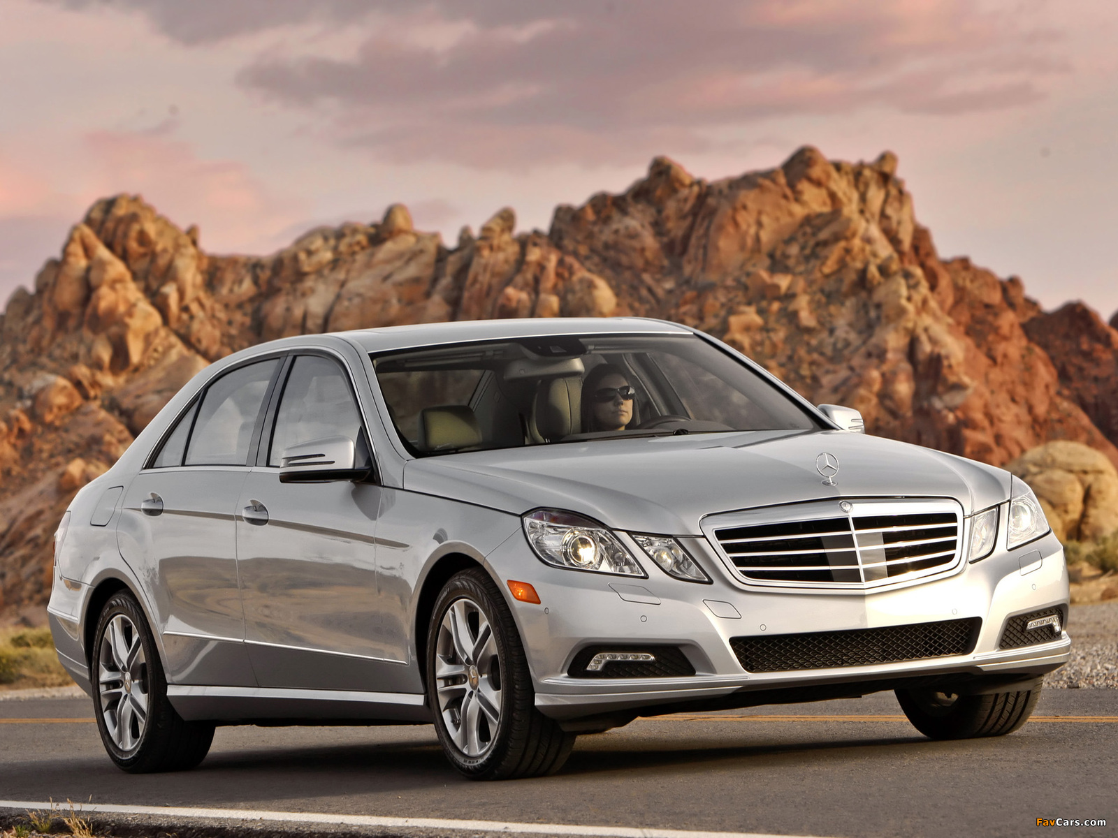 Images of Mercedes-Benz E 550 (W212) 2009–12 (1600 x 1200)