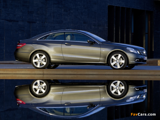 Images of Mercedes-Benz E 350 CDI Coupe (C207) 2009–12 (640 x 480)