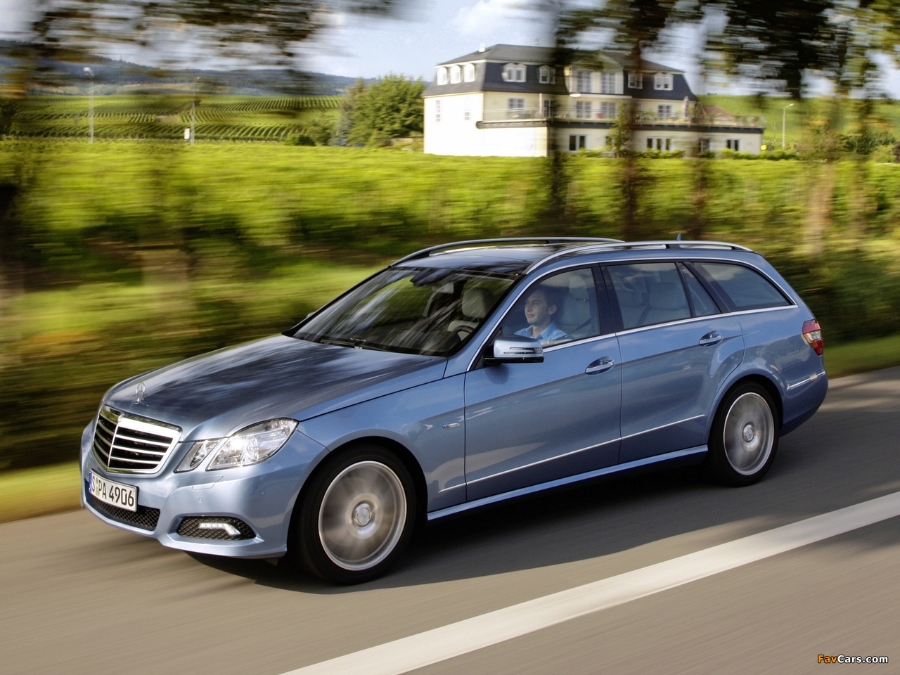 Images of Mercedes-Benz E 350 CDI 4MATIC Estate (S212) 2009–12 (1280 x 960)