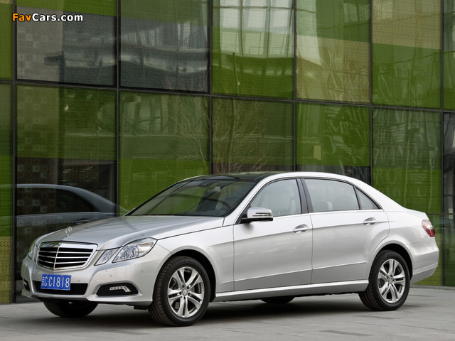 Images of Mercedes-Benz E 300 L (W212) 2010–13 (640 x 480)