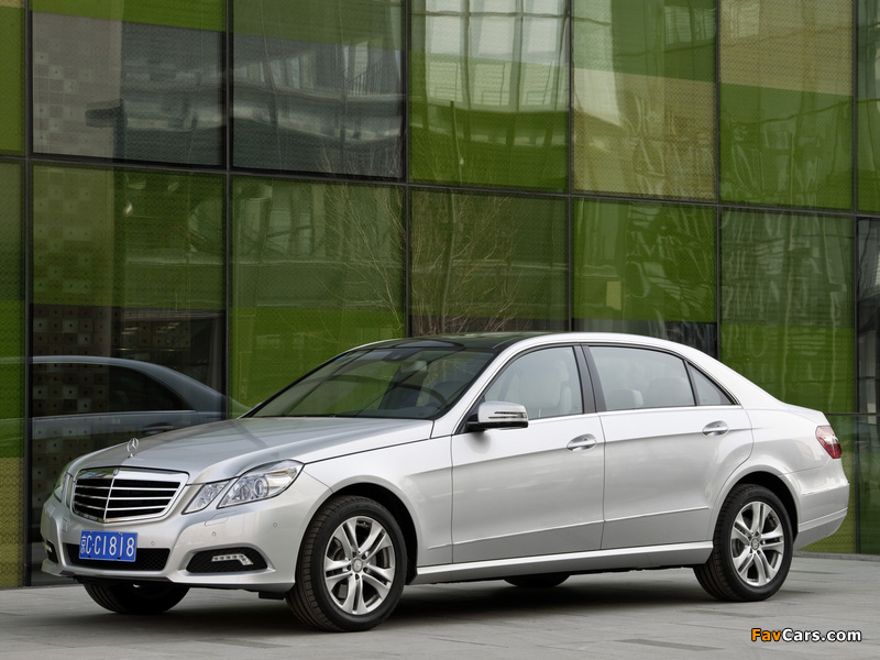 Images of Mercedes-Benz E 300 L (W212) 2010–13 (800 x 600)